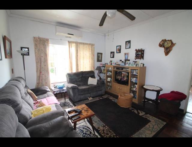 3 BEDROOM HOUSE FOR SALE IN ESCOMBE